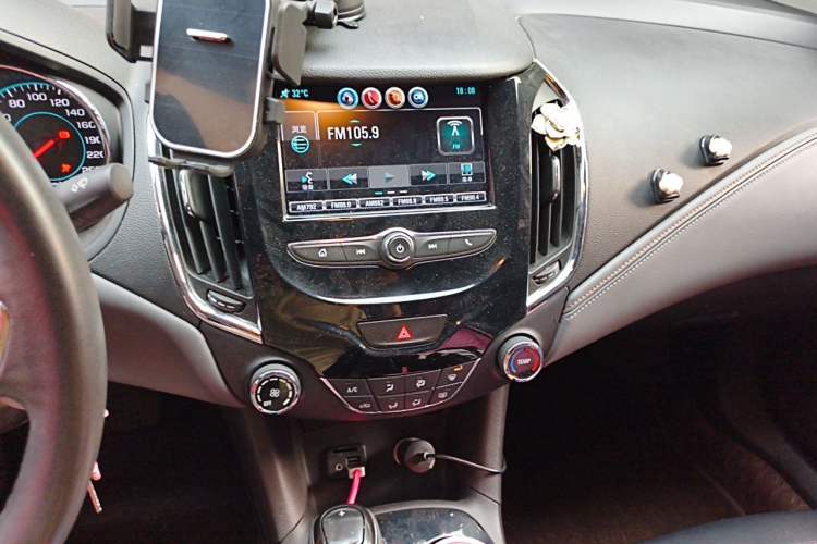 Used Chevrolet Cruze 2018 330T Dual-Clutch Xuanfeng Edition Audio And AC Panel