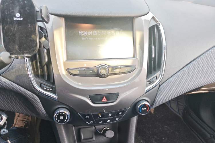 Used Chevrolet Cruze 2018 Redline 320 Automatic Pioneer Edition Audio And AC Panel