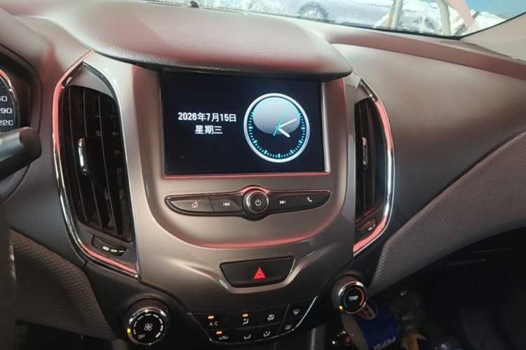 Used Chevrolet Cruze 2018 320 Automatic Pioneer Sunroof Edition Audio And AC Panel