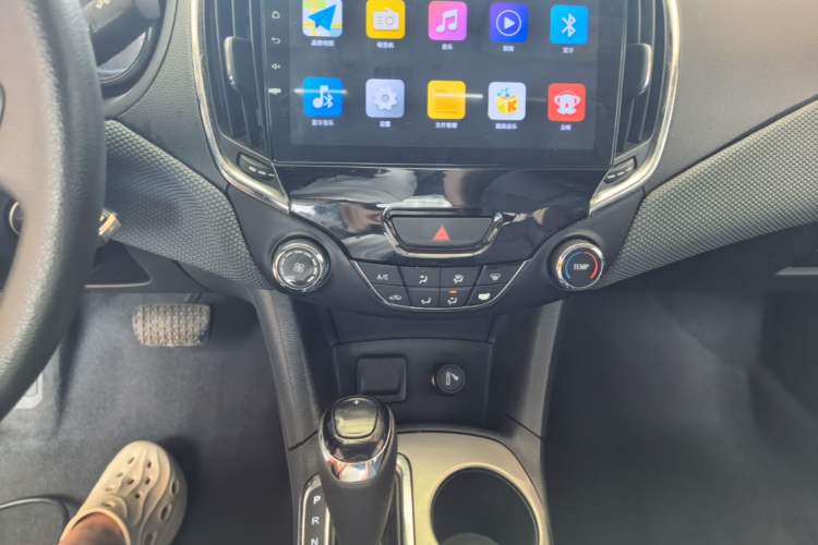 Used Chevrolet Cruze 2018 320 Automatic Pioneer Sunroof Edition Audio And AC Panel