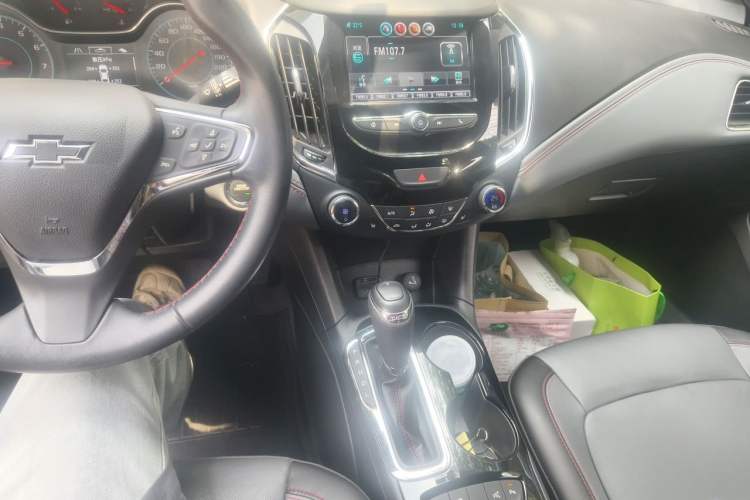 Used Chevrolet Cruze 2018 Redline 330T Dual-Clutch Flagship Edition Audio And AC Panel