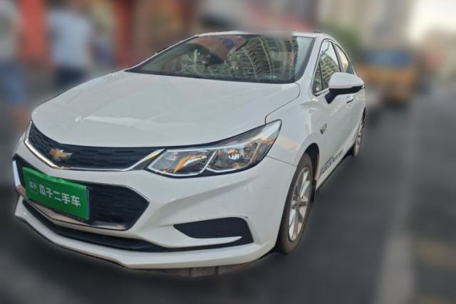 Chevrolet Cruze 2018 Hatchback 320 Automatic Pioneer Sunroof Edition usado