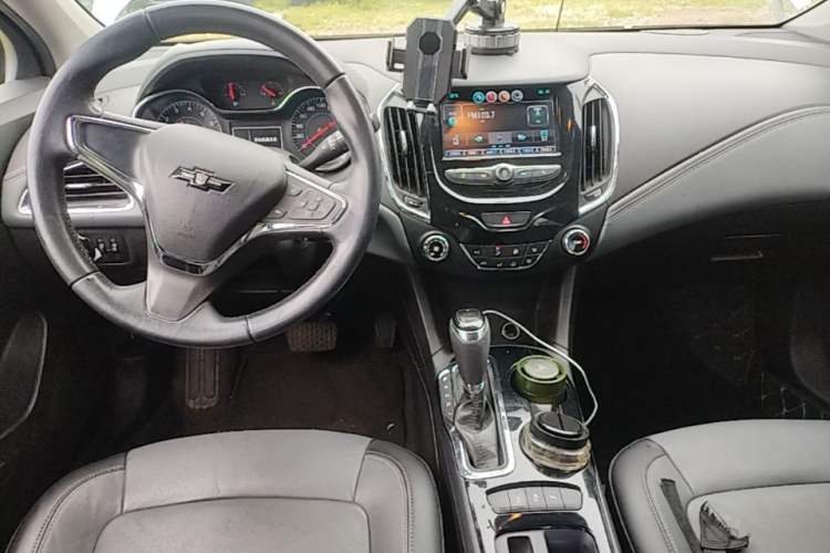 Used Chevrolet Cruze 2018 320 Automatic Xuanfeng Urban Edition Center Console