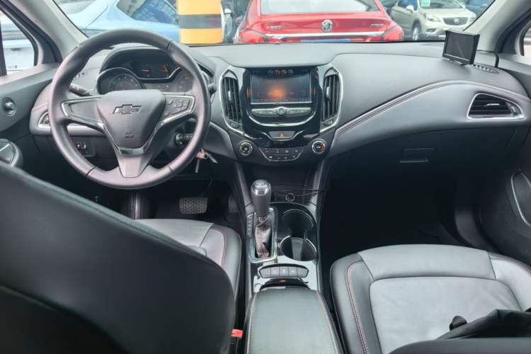 Used Chevrolet Cruze 2018 Redline 320 Automatic Xuanfeng Urban Edition Center Console