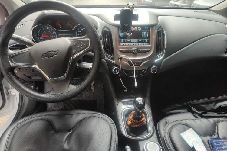 Used Chevrolet Cruze 2018 Revised Version 320 Manual Xuanfeng Edition Center Console