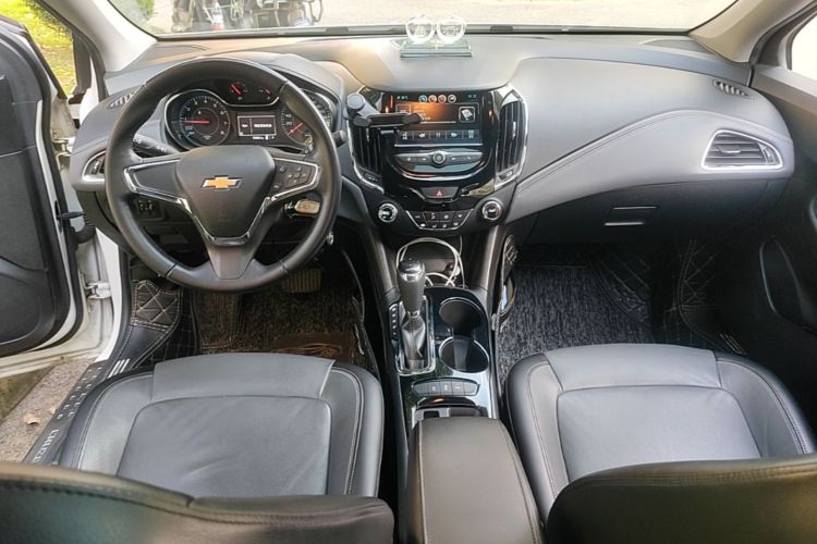 Used Chevrolet Cruze 2018 320 Automatic Xuanfeng Urban Edition Center Console