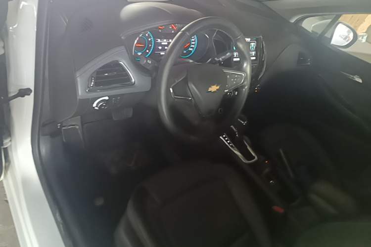 Used Chevrolet Cruze 2018 320 Automatic Xuanfeng Urban Edition Center Console