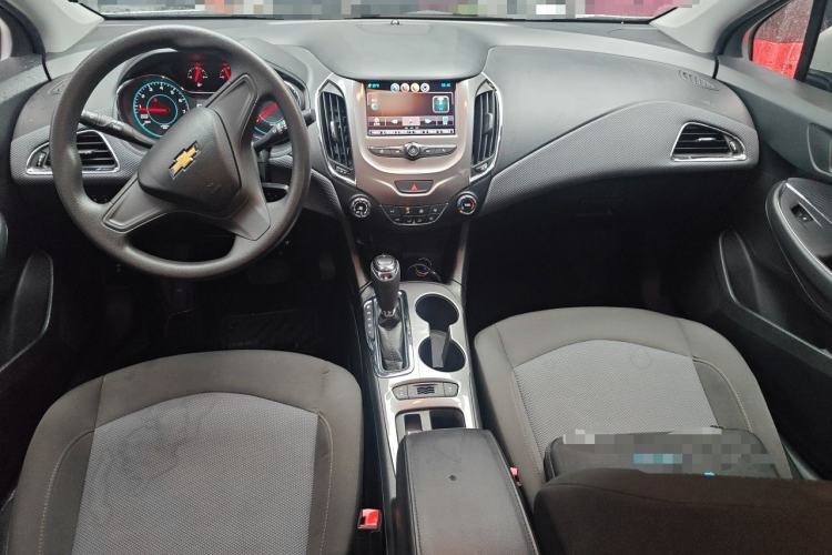 Used Chevrolet Cruze 2018 320 Automatic Pioneer Sunroof Edition Center Console