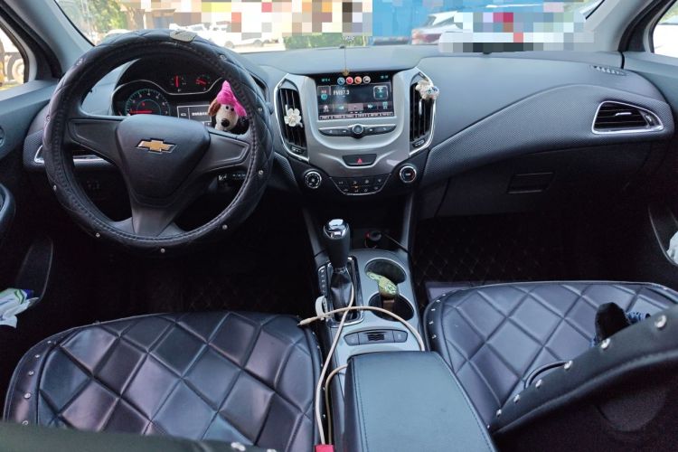 Used Chevrolet Cruze 2018 320 Automatic Pioneer Sunroof Edition Center Console