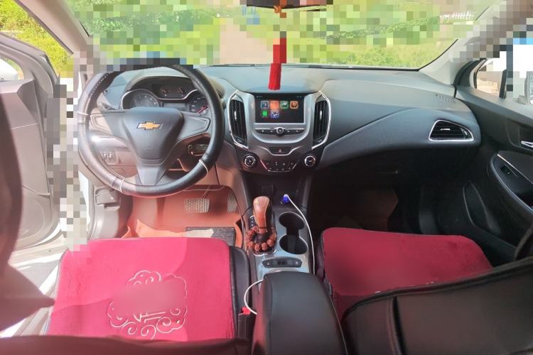 Used Chevrolet Cruze 2018 320 Automatic Pioneer Sunroof Edition Center Console