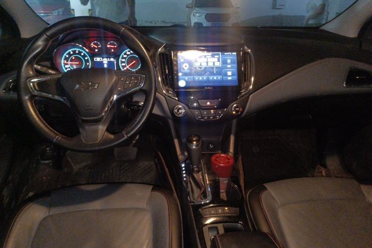 Used Chevrolet Cruze 2018 Redline 320 Automatic Xuanfeng Urban Edition Center Console