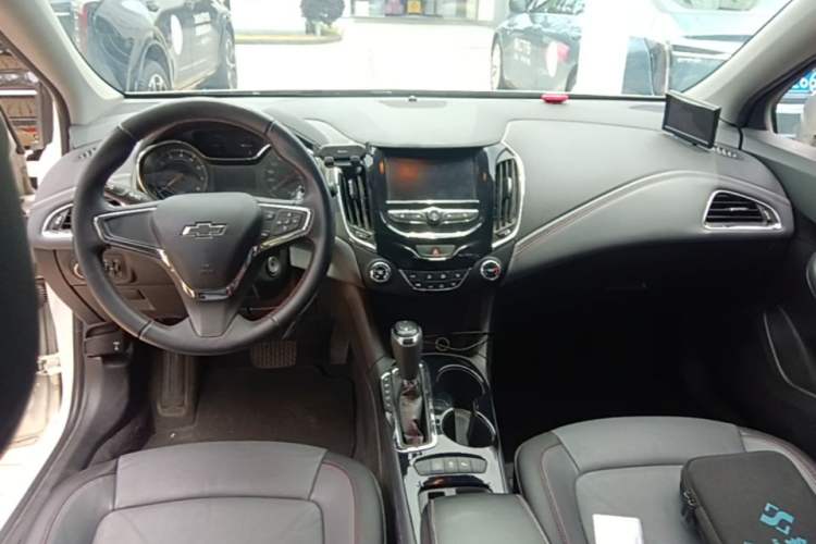 Used Chevrolet Cruze 2018 Redline 320 Automatic Xuanfeng Urban Edition Center Console