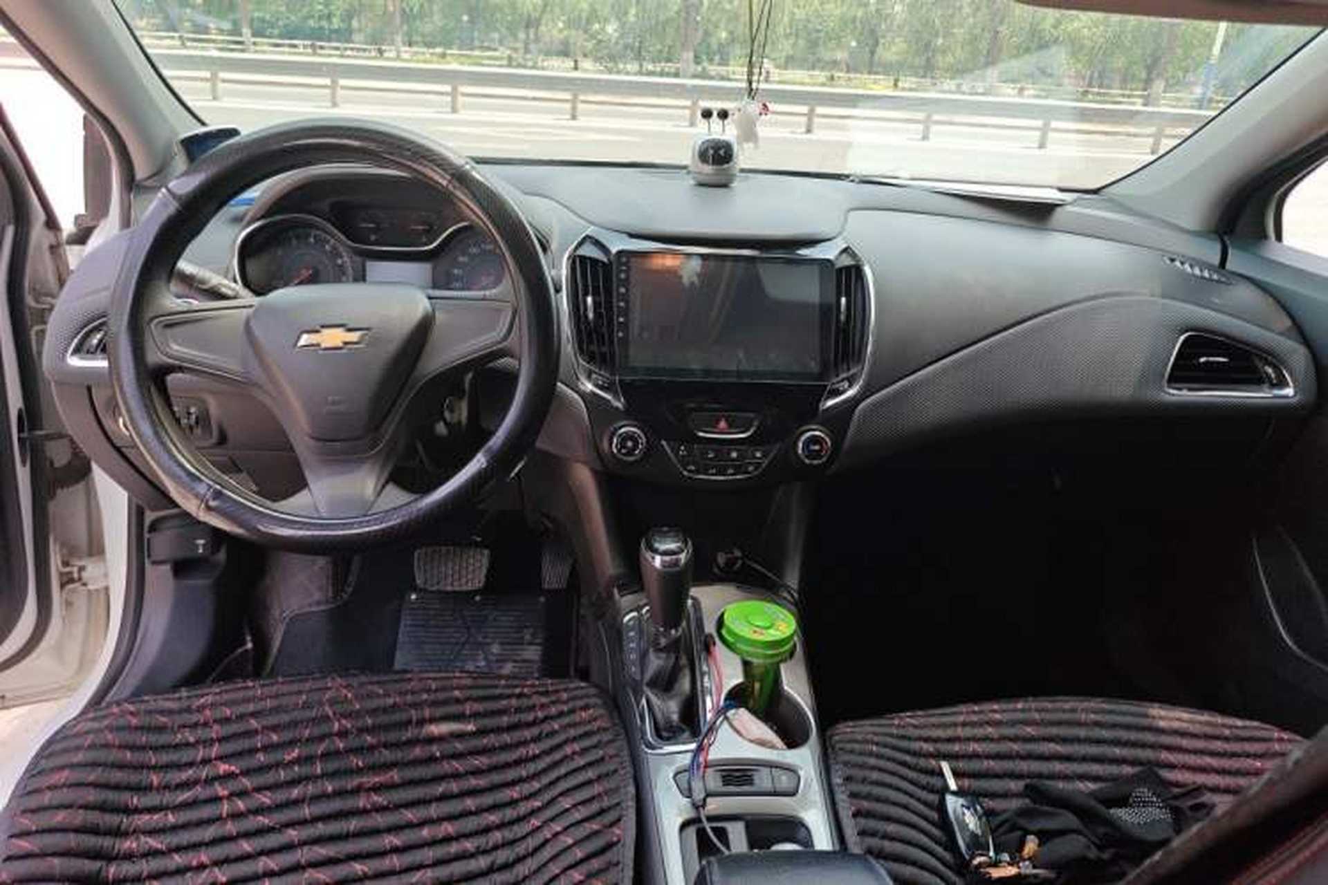 Used Chevrolet Cruze 2018 320 Automatic Pioneer Sunroof Edition Center Console