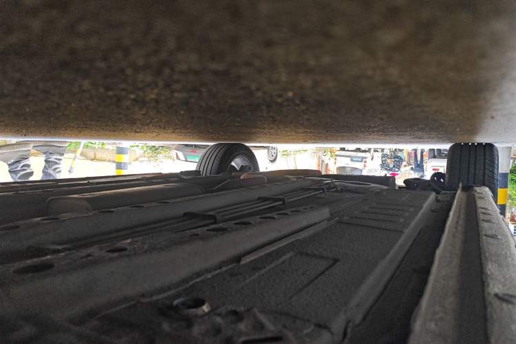 Used Chevrolet Cruze 2018 Hatchback 320 Automatic Pioneer Sunroof Edition Chassis Front Right