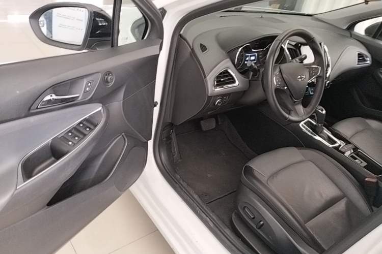 Used Chevrolet Cruze 2018 Redline 330T Dual-Clutch Flagship Edition Driver Seat