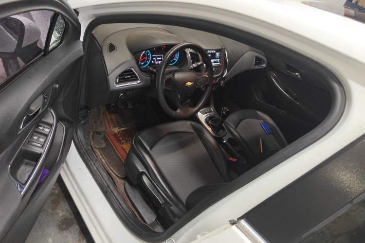 Used Chevrolet Cruze 2018 320 Manual Xuanfeng Edition Driver Seat