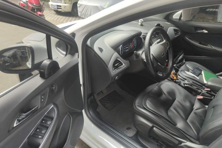 Used Chevrolet Cruze 2018 Revised Version 320 Manual Xuanfeng Edition Driver Seat