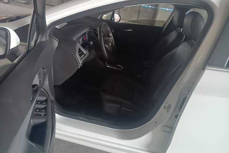 Used Chevrolet Cruze 2018 320 Automatic Xuanfeng Urban Edition Driver Seat