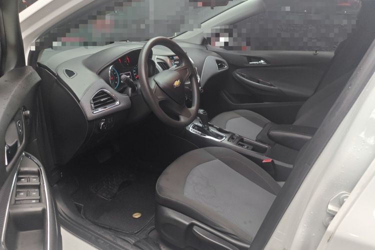 Used Chevrolet Cruze 2018 320 Automatic Pioneer Sunroof Edition Driver Seat