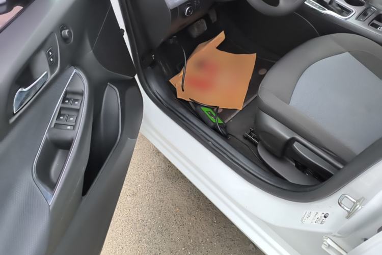 Used Chevrolet Cruze 2018 Hatchback 320 Automatic Pioneer Sunroof Edition Driver Seat