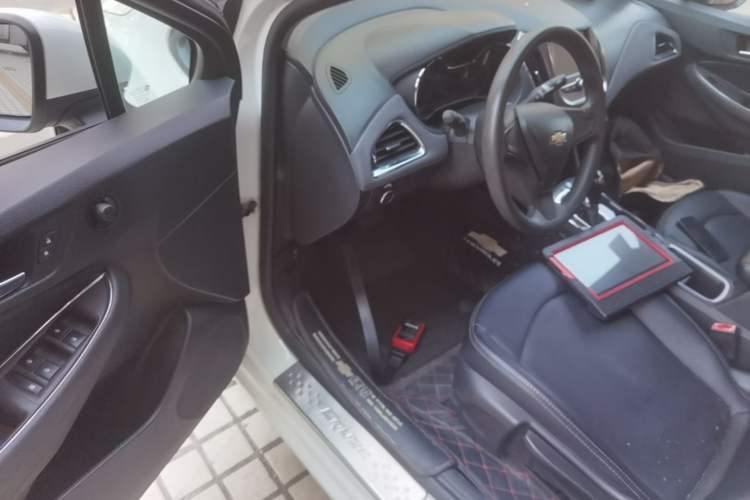 Used Chevrolet Cruze 2018 320 Automatic Pioneer Sunroof Edition Driver Seat