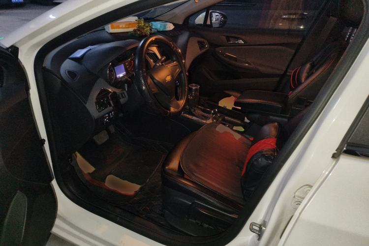 Used Chevrolet Cruze 2018 320 Automatic Pioneer Sunroof Edition Driver Seat