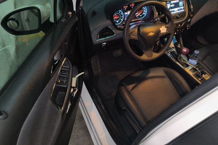 Used Chevrolet Cruze 2018 320 Automatic Pioneer Sunroof Edition Driver Seat