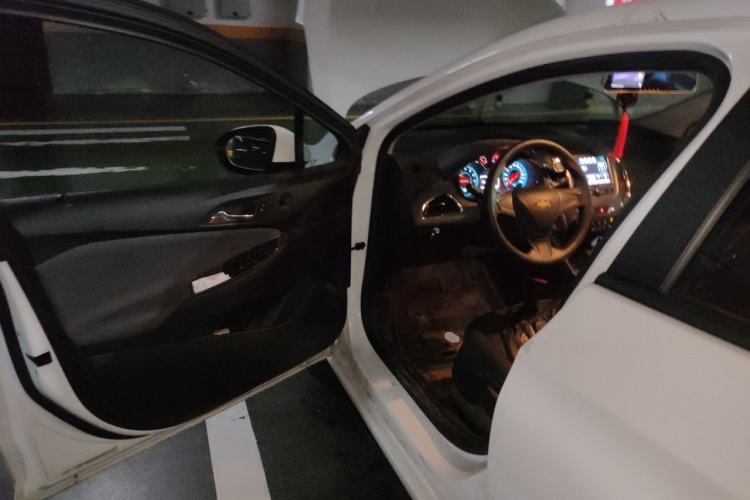 Used Chevrolet Cruze 2018 320 Automatic Pioneer Sunroof Edition Driver Seat