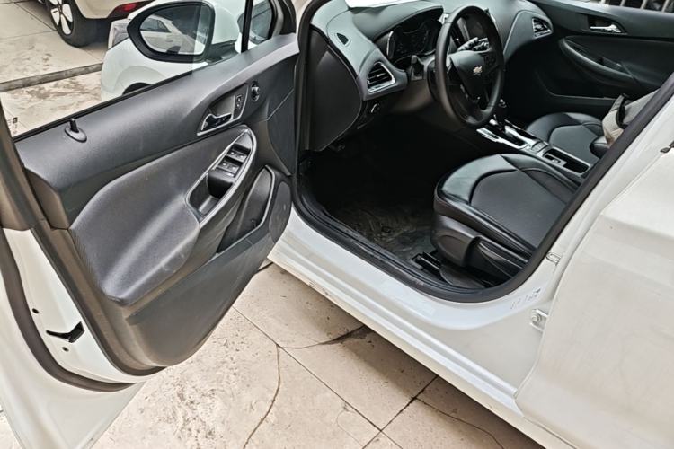 Used Chevrolet Cruze 2018 Hatchback 320 Automatic Xuanfeng Edition Driver Seat