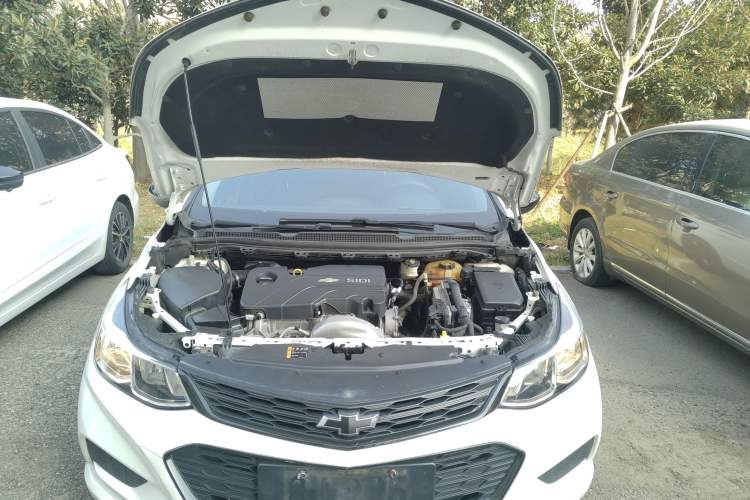 Used Chevrolet Cruze 2018 Redline 320 Automatic Pioneer Edition Engine Bay