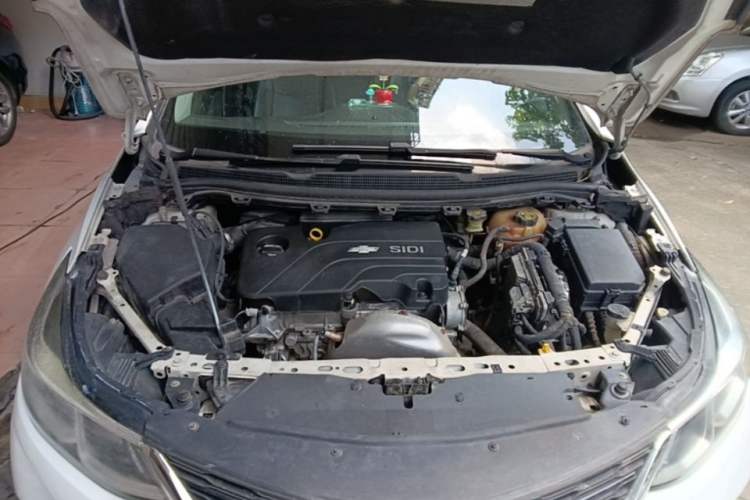 Used Chevrolet Cruze 2018 320 Automatic Pioneer Sunroof Edition Engine Bay