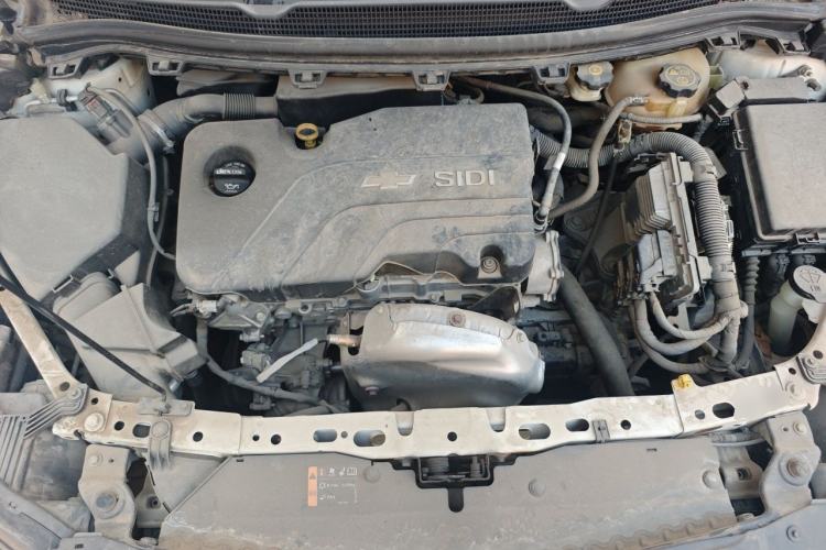 Used Chevrolet Cruze 2018 Hatchback 320 Automatic Pioneer Sunroof Edition Engine Bay