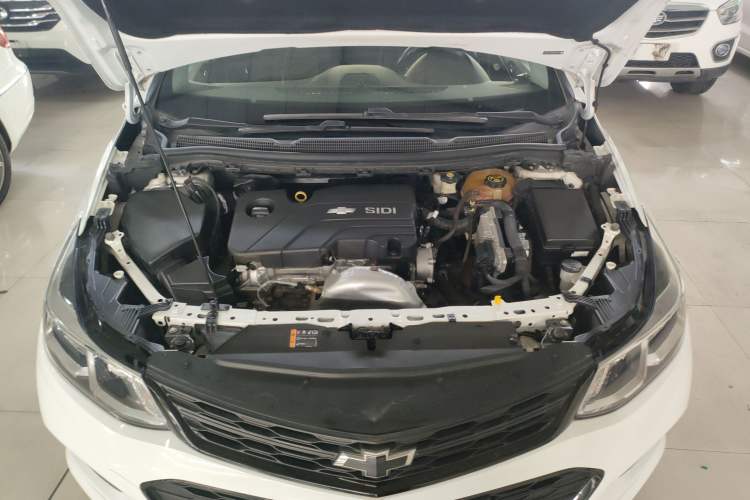 Used Chevrolet Cruze 2018 Redline 320 Automatic Pioneer Edition Engine Bay