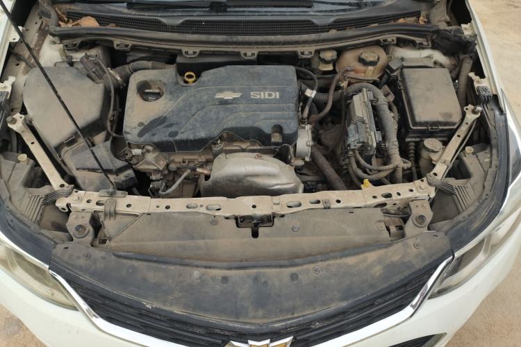 Used Chevrolet Cruze 2018 Hatchback 320 Automatic Pioneer Sunroof Edition Engine Bay