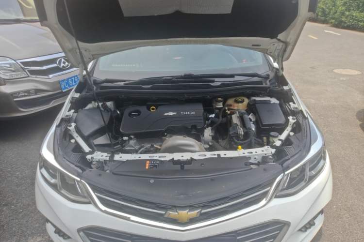 Used Chevrolet Cruze 2018 320 Automatic Pioneer Sunroof Edition Engine Bay
