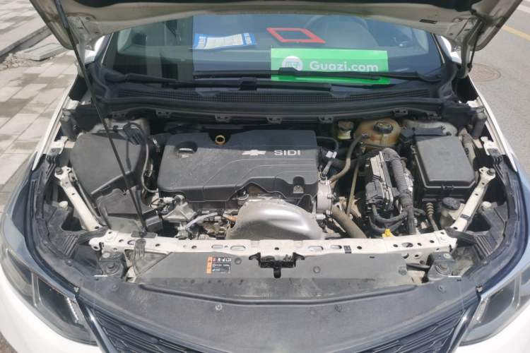 Used Chevrolet Cruze 2018 Redline 320 Automatic Pioneer Edition Engine Bay
