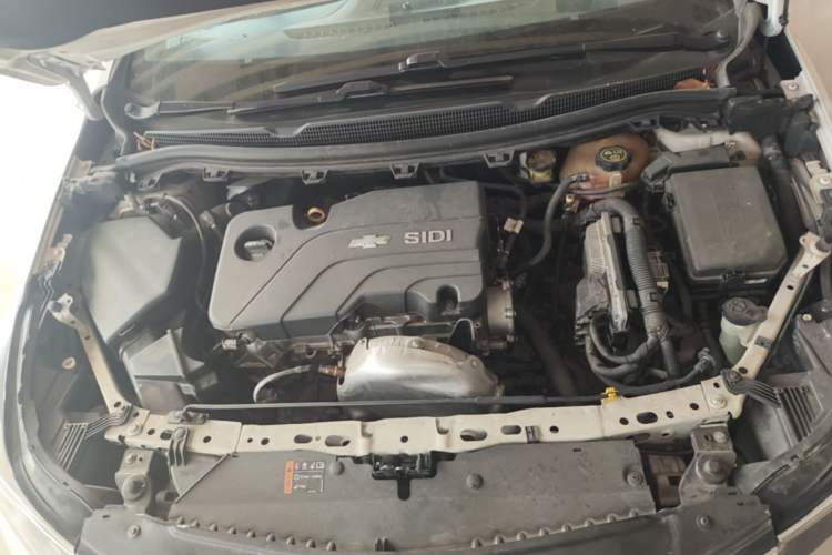 Used Chevrolet Cruze 2018 Hatchback 320 Automatic Pioneer Sunroof Edition Engine Bay