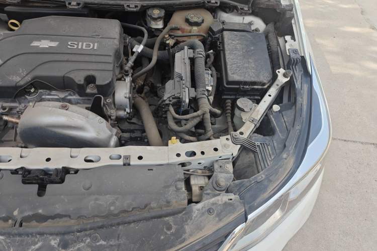 Used Chevrolet Cruze 2018 320 Automatic Xuanfeng Edition Engine Bay Left