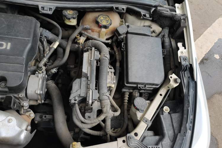 Used Chevrolet Cruze 2018 320 Automatic Pioneer Sunroof Edition Engine Bay Left