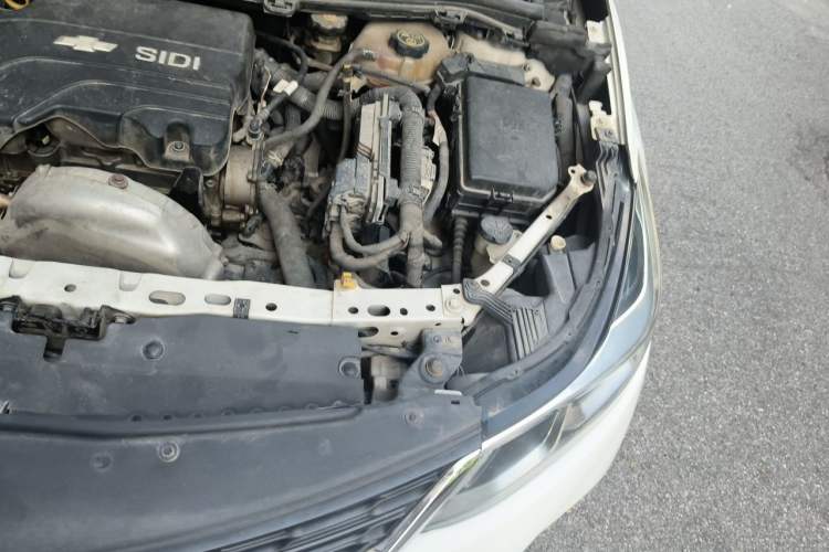 Used Chevrolet Cruze 2018 320 Automatic Pioneer Sunroof Edition Engine Bay Left