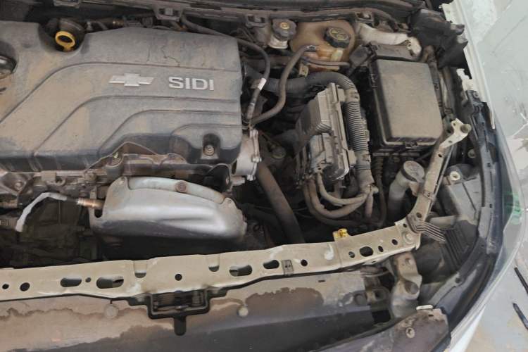 Used Chevrolet Cruze 2018 320 Manual Xuanfeng Edition Engine Bay Left