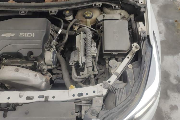 Used Chevrolet Cruze 2018 320 Automatic Pioneer Sunroof Edition Engine Bay Left
