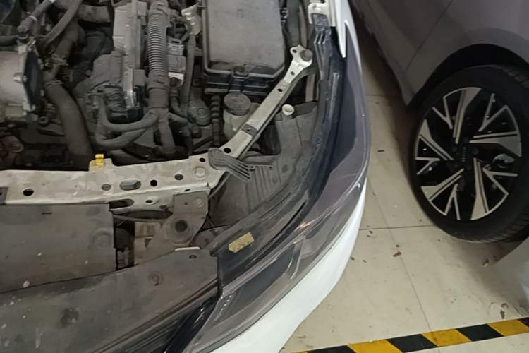 Used Chevrolet Cruze 2018 Redline 320 Automatic Pioneer Edition Engine Bay Left