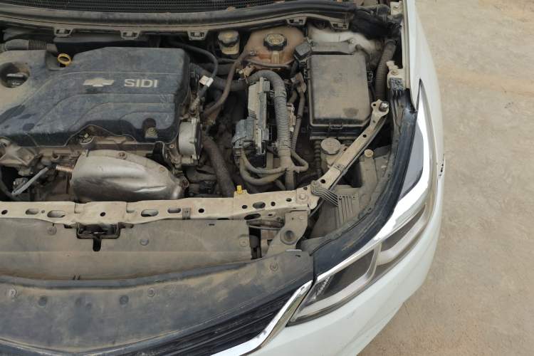 Used Chevrolet Cruze 2018 Hatchback 320 Automatic Pioneer Sunroof Edition Engine Bay Left