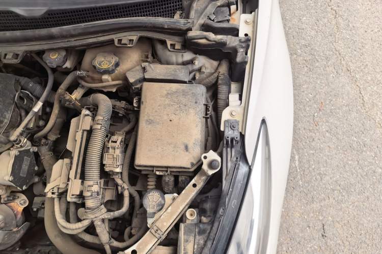 Used Chevrolet Cruze 2018 320 Automatic Pioneer Sunroof Edition Engine Bay Left