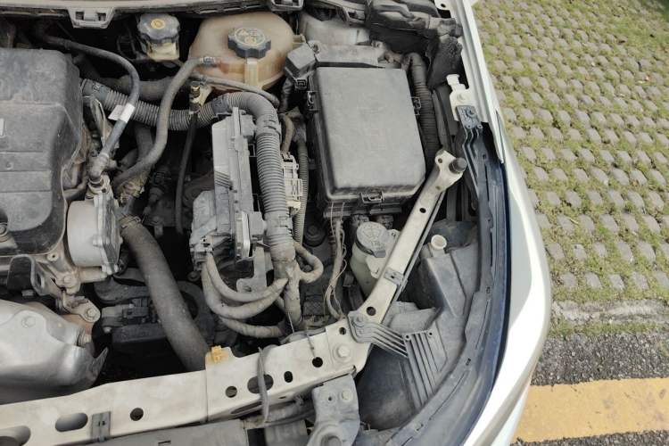 Used Chevrolet Cruze 2018 320 Automatic Pioneer Sunroof Edition Engine Bay Left