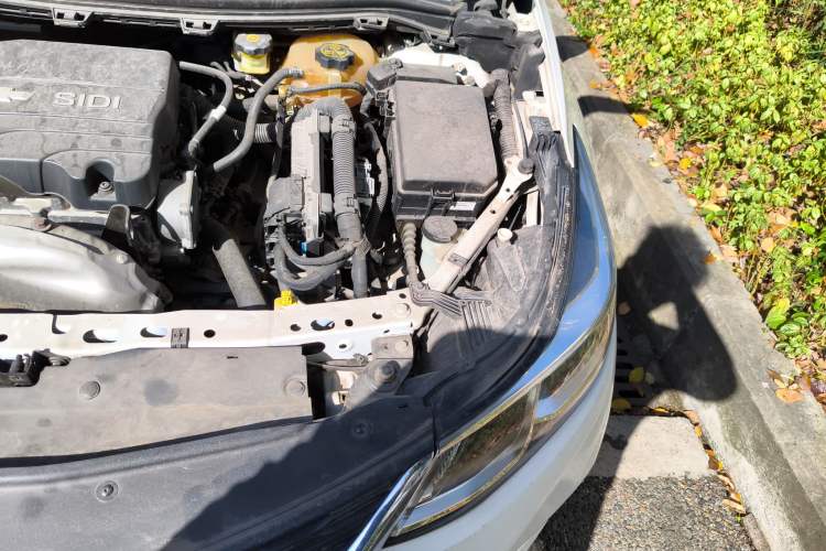 Used Chevrolet Cruze 2018 320 Automatic Pioneer Sunroof Edition Engine Bay Left