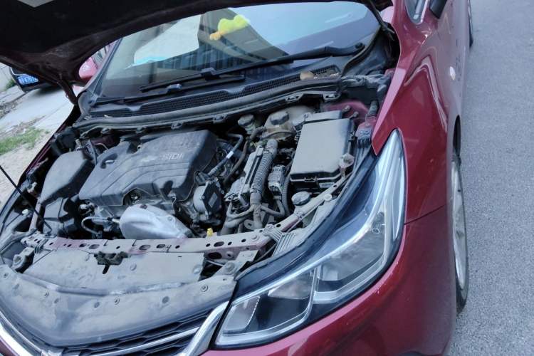 Used Chevrolet Cruze 2018 320 Automatic Pioneer Sunroof Edition Engine Bay Left