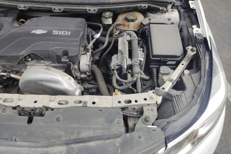 Used Chevrolet Cruze 2018 320 Automatic Pioneer Sunroof Edition Engine Bay Left