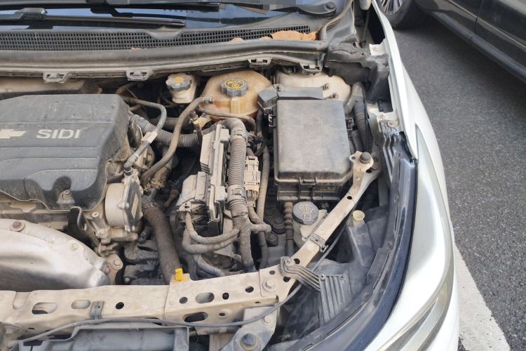 Used Chevrolet Cruze 2018 320 Automatic Pioneer Sunroof Edition Engine Bay Left